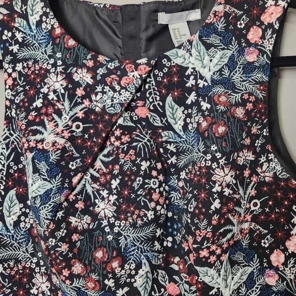 H&M Jacquard Weave Floral Size 10 - Picture 5 of 13
